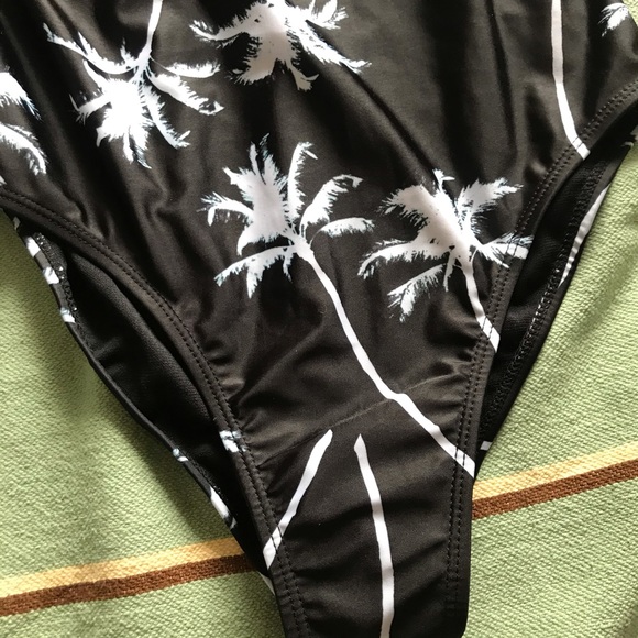 COPY - NWT-Live Love Dream -Aeropostale - Black & White Palm Tree Bathing Suit … - Picture 8 of 11
